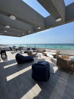 The penthouse on the Beach - 3BR by Lime luxe - 0