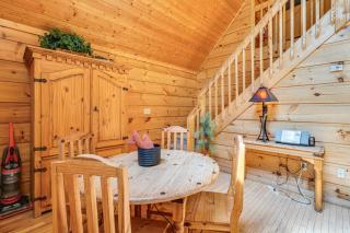 Hot Tub and Game Area Rustic Cabin 5 Mi to GSMNP - Cartertown - 2