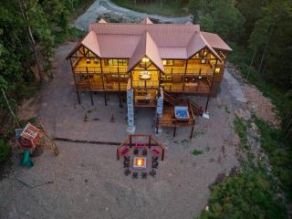 7BD-6.5Bath - Luxury Lakeview House - Sleeps 30 - 7