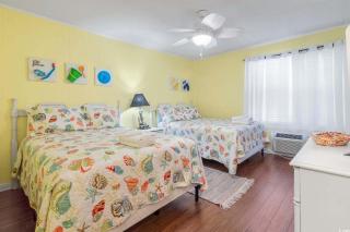 2 BR Windy Hill Condo steps from the Shoreline, Sleeps 4! - 2