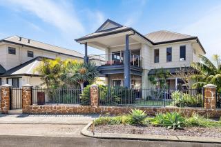 Two-Storey Lakeview Retreat at Dunsborough Lakes - 0