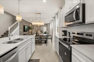 5 Bedrooms 55 Bathrooms Windsor Cay 15802Cc - 1