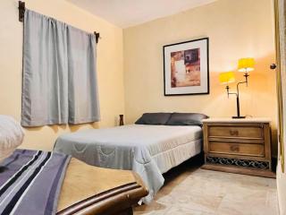 Hotel 305 - 6