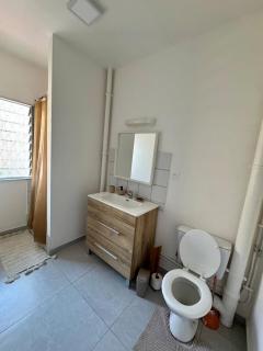 Appartement rénové équipé à 200m de la plage - 9