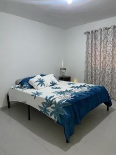 Your oasis in the city apartment with pool - 9