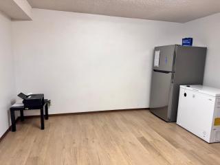 Only 7 km from YYC Sandstone Homestay - 4