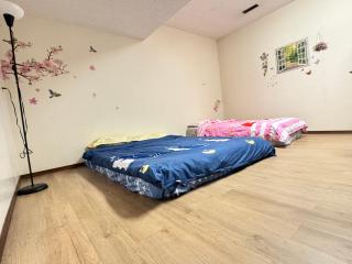 Only 7 km from YYC Sandstone Homestay - 2