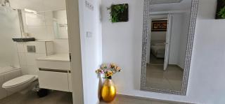 Luxury apartment with jacuzzi - 1