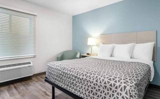 WoodSpring Suites Elkhart - 9