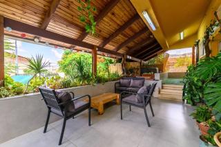 העוגן והים - The Anchor and the Sea - 1