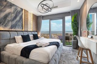 Highest infinity Pool in Downtown Dubai - 3