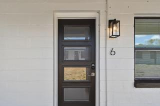 Newly Renovated Treasure Island Getaway - 7
