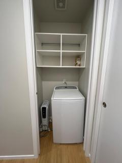 Ensuite Free parking Laundry Kitchenette No hob - 3