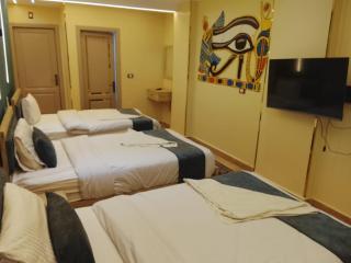 Red Pyramids Hotel - 2