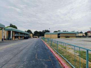 Capital O Travelers Inn Lawton Fort Sill - 3