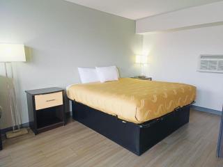 Capital O Travelers Inn Lawton Fort Sill - 2