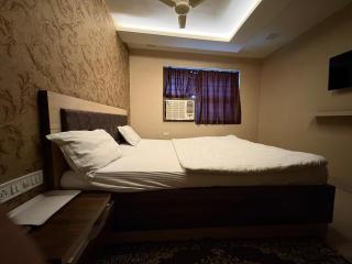 Hotel Aurelia Heights - 8