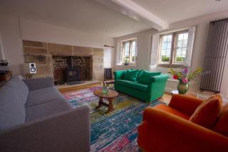 16th Century Family Friendly Home in Peak District - 9