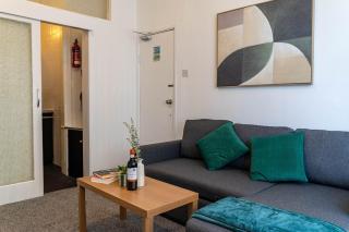 Blackpool 1-Bedroom Flat by Brookland Stays Serviced Accommodation with WiFi - 2
