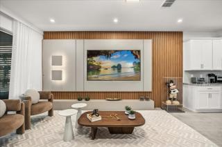 8 Bedrooms 6 Bathrooms Solara 9108Dp - 8