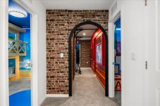 8 Bedrooms 6 Bathrooms Solara 9108Dp - 1