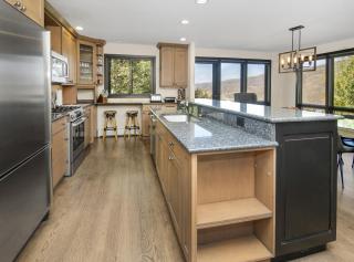 814 Eagle Dr, Home - 3