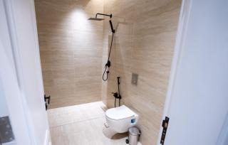 Elegant 3 Bedroom Home with Private Outdoor Lounge R113 - 6