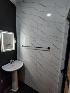 One bedroom apartment in Lekki Phase I - 2