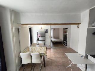 Apppartement dans maison avec terrasse plein sud , Netflix, parking et fibre - 0