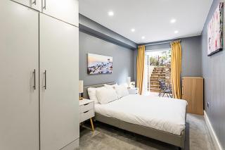 Modern 2-Bedroom Apartment with Stylish Design! - 9