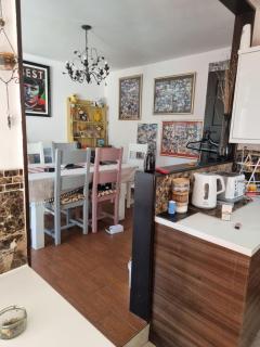 Cardiff escape with great links to the centre - 9