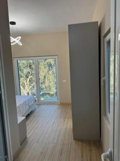 The Lake Villa - 7