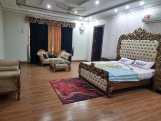 Elegance Abounds - 4