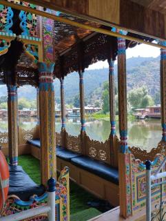 Lake Raj mahal - 0