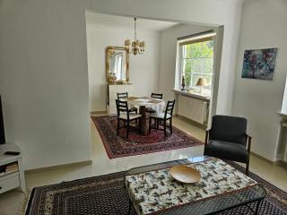 Ganze Wohnung mit Garten - 2