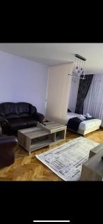 Apartman brutalan nov - 9