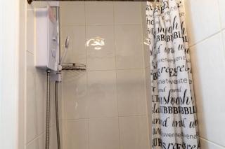 Blackpool 1BR Flat by Brookland Stays Serviced Accommodation with Free Wi-Fi - 2