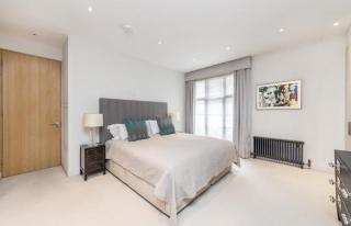 Luxury apartments in Mayfair, Garden view - 4