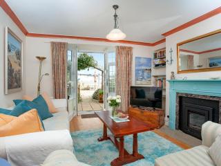 Port View Cottage - 8