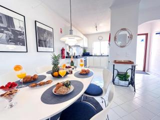 Stunning Sunrise & Sunset Rooftop Condo by BeCherish - Albufeira - 1