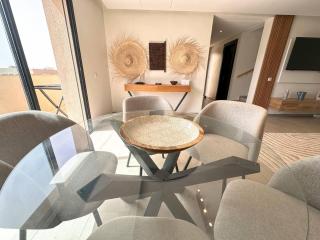 Beachfront Duplex, Spacious With Pool - 4