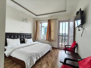 Gliders Inn- Curated by Sukhdev - 1
