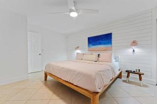 Beachside Modern Wellness Villa with Spacious Patio - 3
