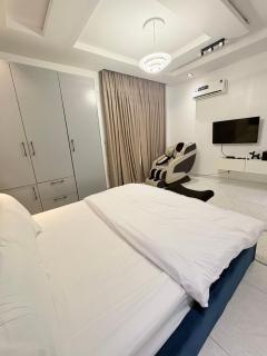 One bedroom apartment with massage chair and PS5 - 1