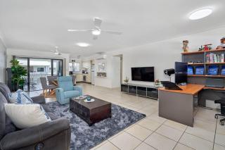 Urban Oasis w/ Wi-Fi • Resort Pool • City Fringe - 2