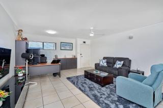 Urban Oasis w/ Wi-Fi • Resort Pool • City Fringe - 3