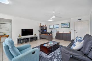 Urban Oasis with Resort Pool and WiFi Near Cairns City - 8