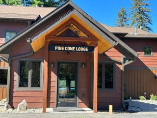 Pine Cone Lodge - 0