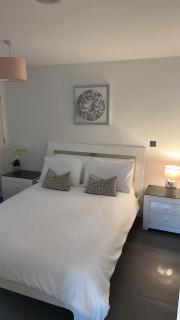 LUXURY Apartment Belfast City Centre overlooking Custom House Sqaure - 8
