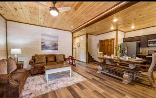 Modern Pigeon Forge Getaway, Games, Hot Tub, Near Dollywood - Pigeon Forge - 3